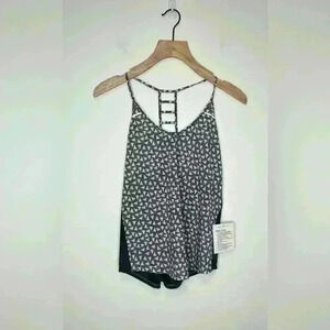 Lululemon breezy singlet NWT ,  sz 2